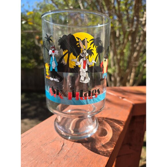 Vintage 1987 Warner Bros Six Flags Looney Tunes Glass Miami Vice 32 oz. - Picture 1 of 4